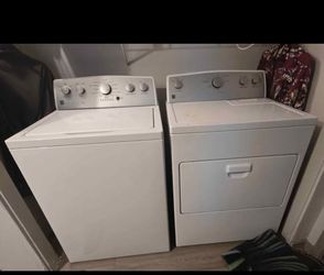 Washer dryer set
