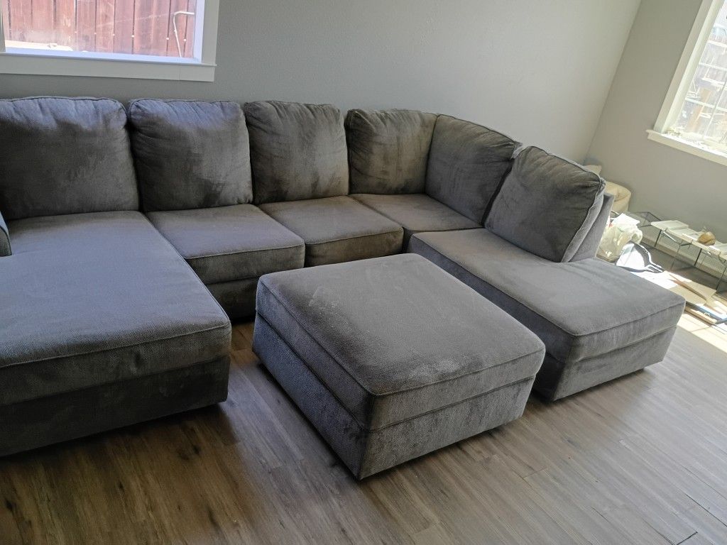 Ashley Furniture Sectional With Huge Ottoman Less Then A Year Old Like New