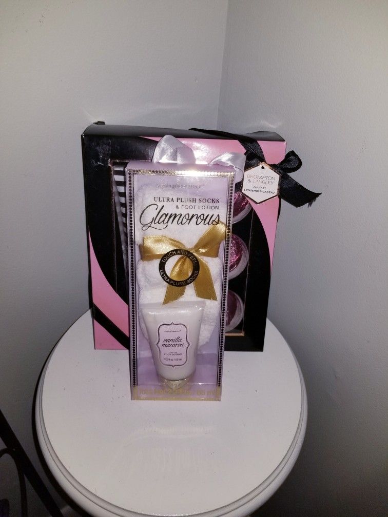 2 Gift sets 