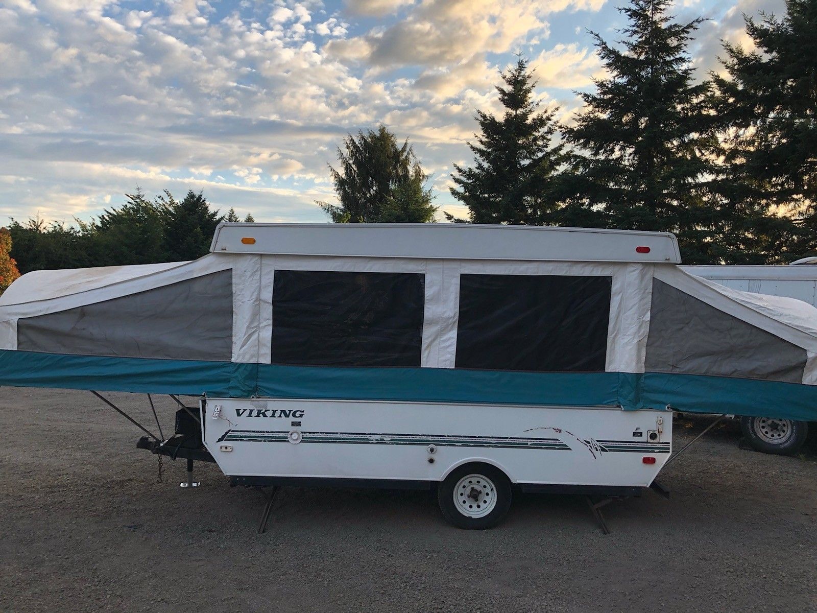 Tent Trailer / Camper