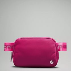 Lululemon Everywhere Belt Bag 1L *Wordmark