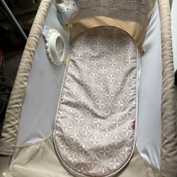 Fisher Price Baby Soothing View Portable Bassinet Crib With Owl