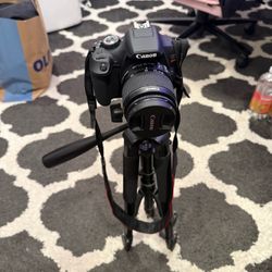 Canon Rebel T7 Camera