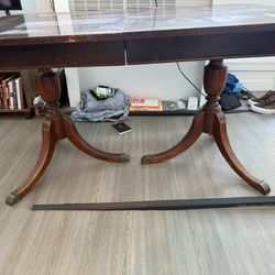 Antique Duncan Phyfe Style Table With 2 Leaves Brass Feet