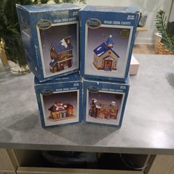 Set Of 4 Sugar Creek County porcelain Houses