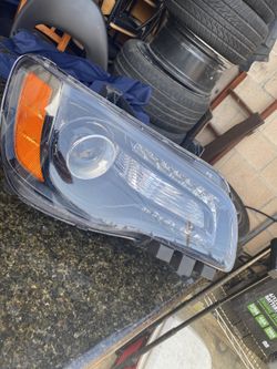 Head Light Passenger Side 2015 Chrisler 300