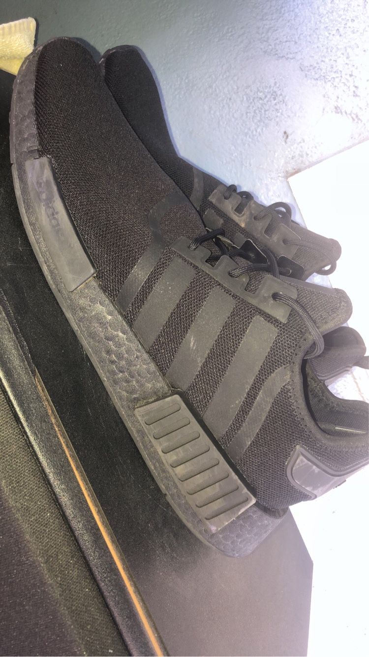 Mens Adidas NMD R1 sneakers
