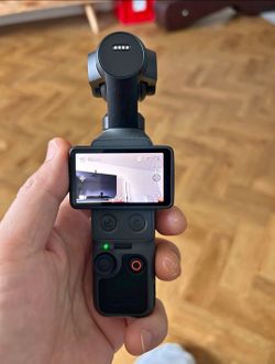 DJI Pocket 4 creator combo