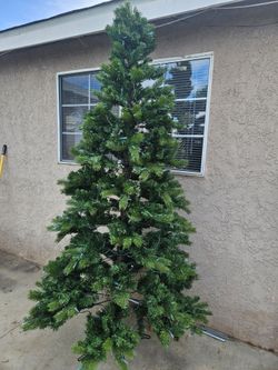 Christmas Tree w lights like new