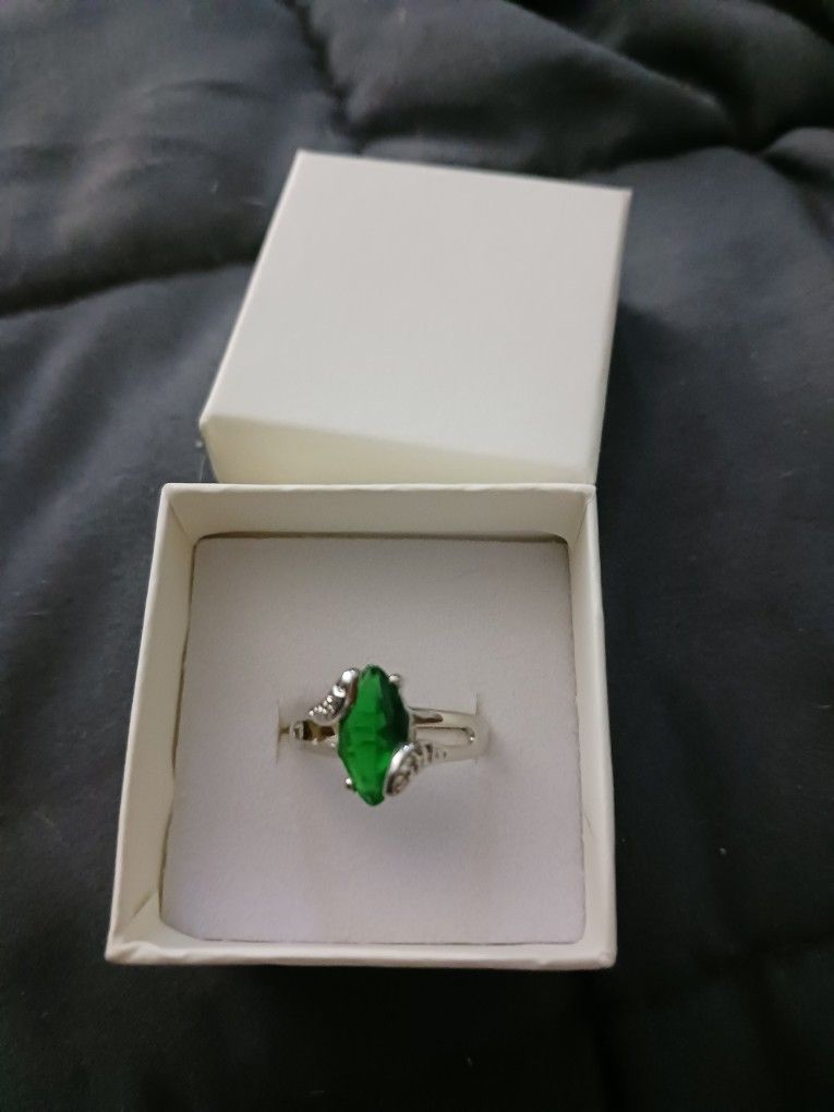 Brand New - Avon Ring - Size 7