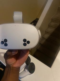 Meta oculus headset (new)