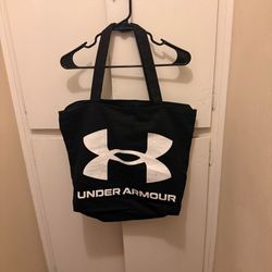 Under Armour Bag with zipper and inside pocket