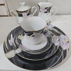 Mikasa Dinnerware, see pic for pieces included-PLEASE READ DESCRIPTION