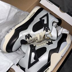 Retro 4 Jordan  6.5us Women