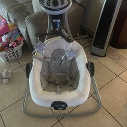Graco Baby Swing Great Condition $20 firm