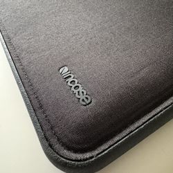 MacBook Pro 14 Incase Sleeve