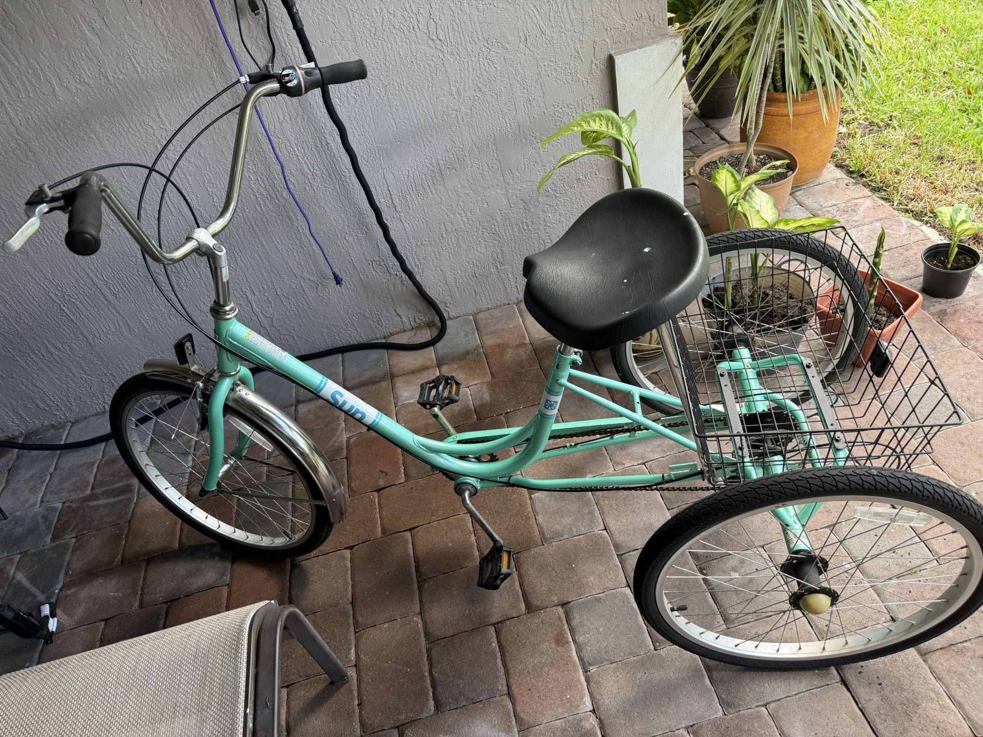 Miami Sun, a three wheeler great condition