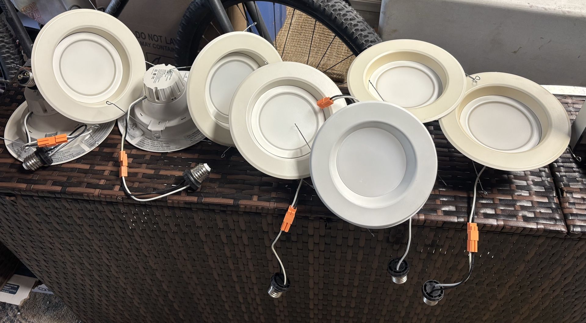Recessed LED lights (8)