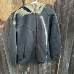 Nike Tech Size Large 