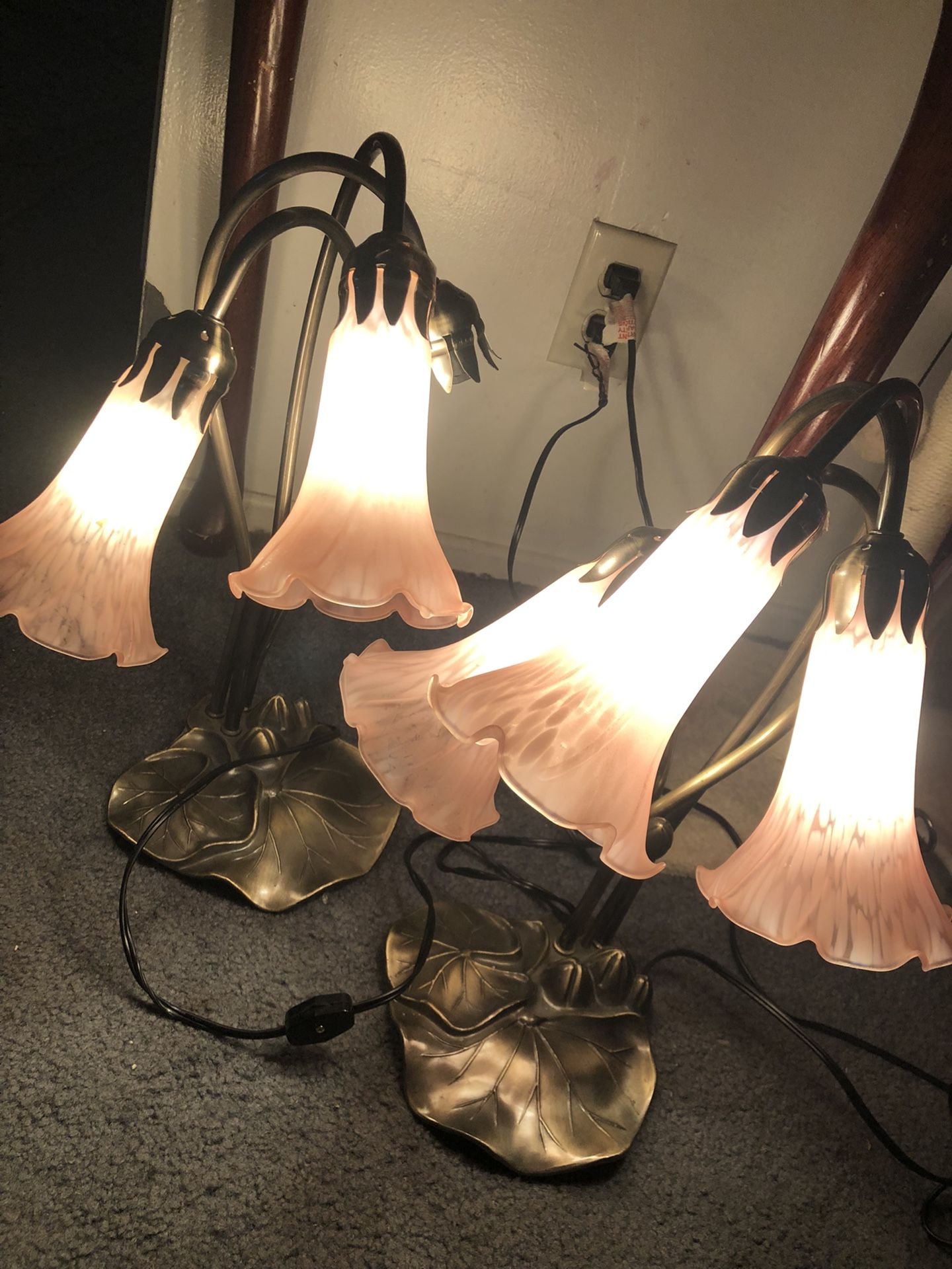 Vintage Wisteria Lighting 16" Pink Tiffany Favrile Style Pond Lily Lamp 3 Light Lamp.