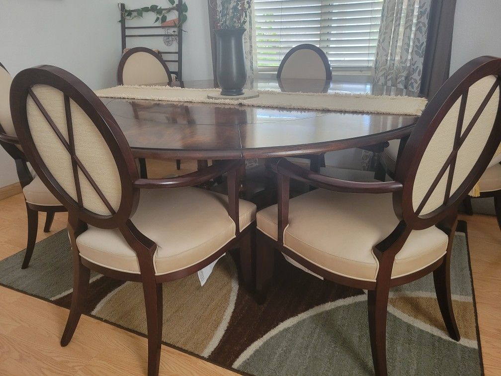 Dining Table and 6 Chairs.