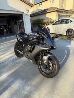 2017 Yamaha R1