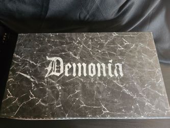 Demonia size 8 boots