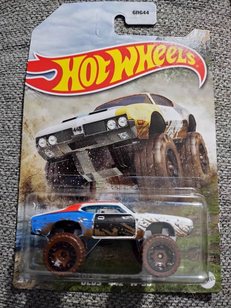 Hot Wheels 2021 OLDS 442 W-30 3/5
