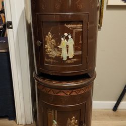 Two Chinese Round Corner/end Tables 