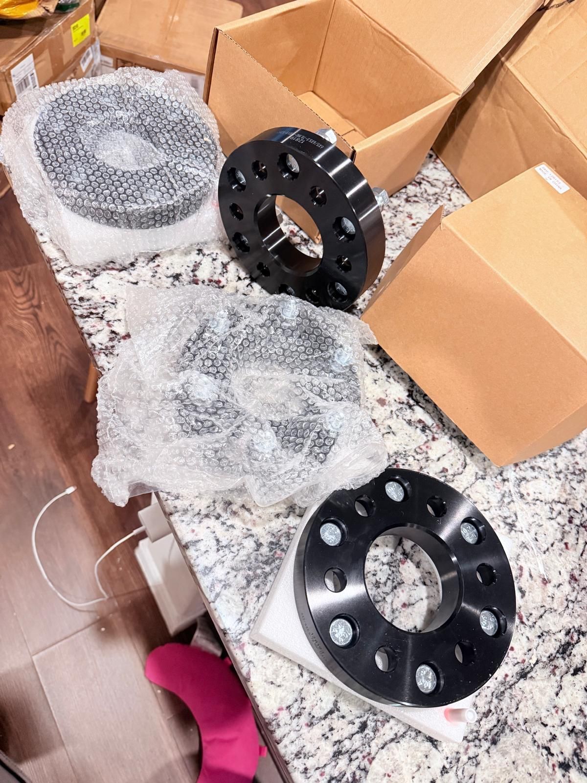 4PCS 6x5 to 6x5.5 Wheel Adapters 1.25” Lug Centric for Trailblazer EXT 03-06 / Ascender 03-08