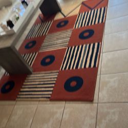 Carpet  L—6’5”x W—4’6”