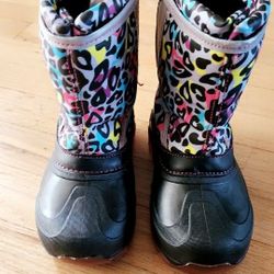 Girls Light Up Snow Boots-size 9/10