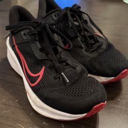 Men’s Nike Quest 6 Running Shoe Size 8.5
