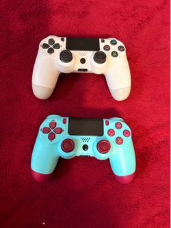 PS4 controllers