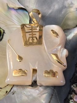 14 KARAT GOLD Designer Handcarved MOTHER OF PEARL Elephant Pendant