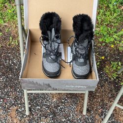Women’s  Bear Paw Boots Size 7