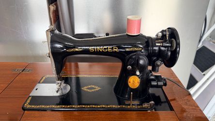 Vintage 1947 Singer 15-91 Sewing Machine in Wooden Cabinet with Chair & Accessories
