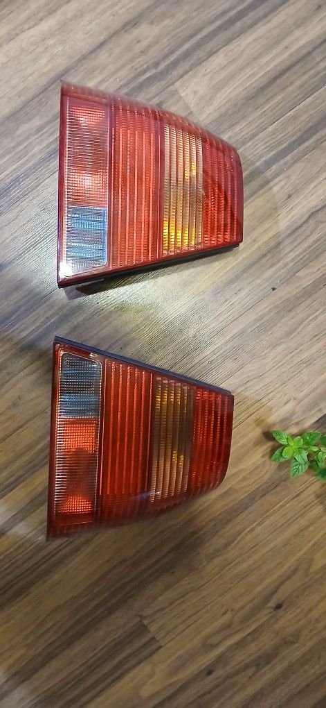 99-03 Vw Jetta Tail Lights