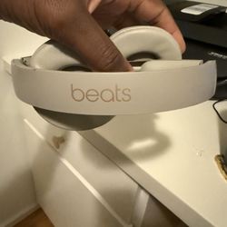 Gray Beats Solo Pro!