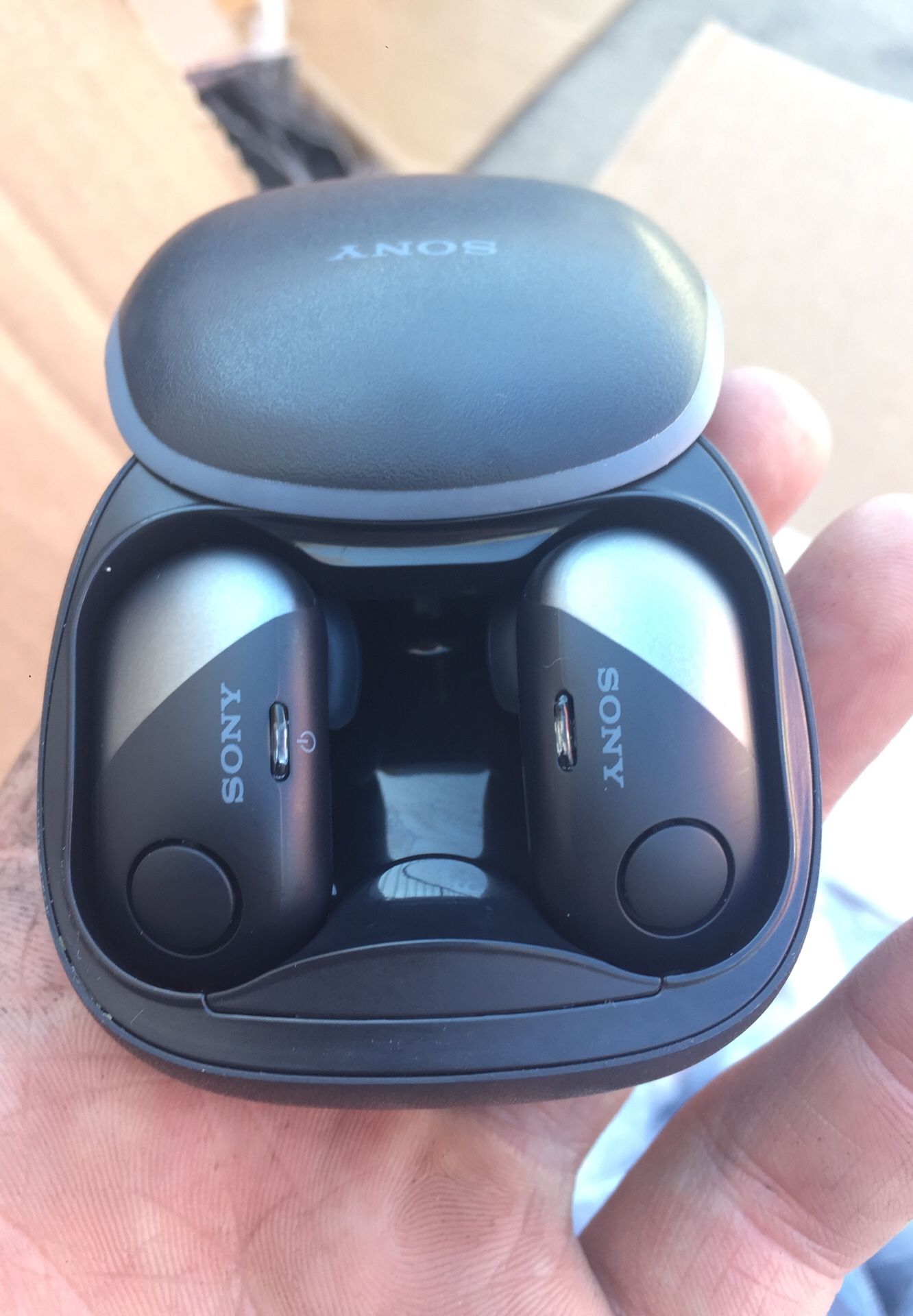 Sony earbuds like AirPods