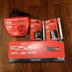 M12 FUEL 12V Lithium-Ion Cordless Oscillating Multi-Tool w/ Two 2.0 ah Batteries & Charger