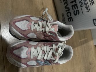 New Balance 9060 Pink Rose Sneakers - Size 4.5Y (Fits Women’s 6)