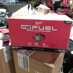 Milwaukee M12 Circular Saw