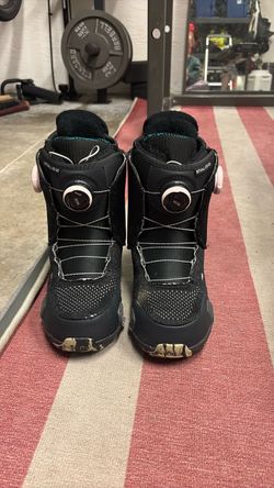 Burton Women’s Step-on Snowboard Boots size 6