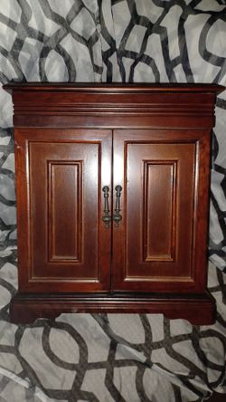 Jewelry box