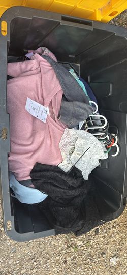 Lady’s clothes