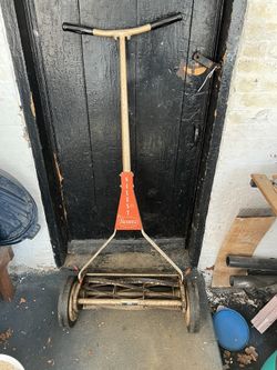 Scott’s Silent Push Mower 