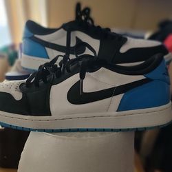 Jordan I's all size 12.5-
\
'