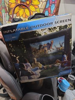 Inflatable outdoor screen no blower
