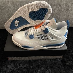 Air Jordan 4 Military Blue. Multiple Sizes